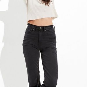 American eagle boyfriend jeans distressed